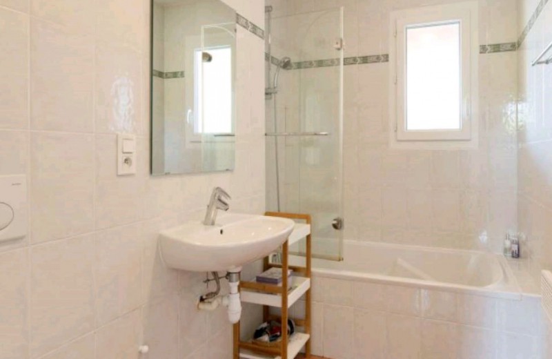 Vakantiehuis lavande badkamer frankrijk