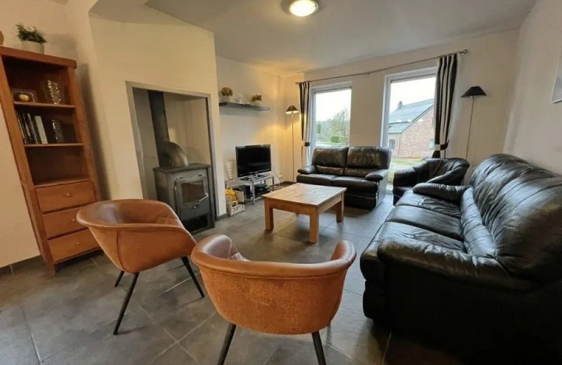 Woonkamer villa noach ardennen boekjebungalow